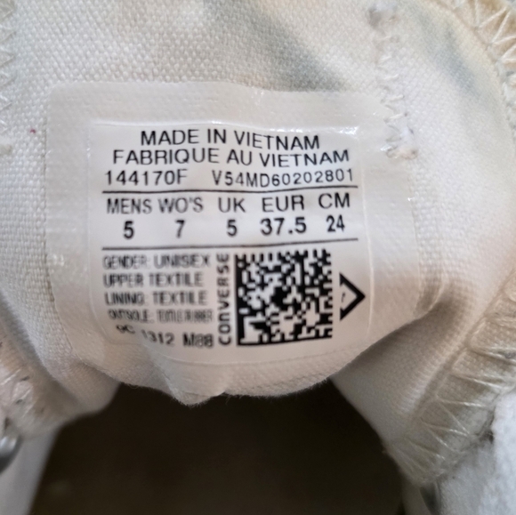 Converse Chuck Taylor All Star Low Rainbow Zig Zag Sneakers, Women's Size 7 - Picture 8 of 8